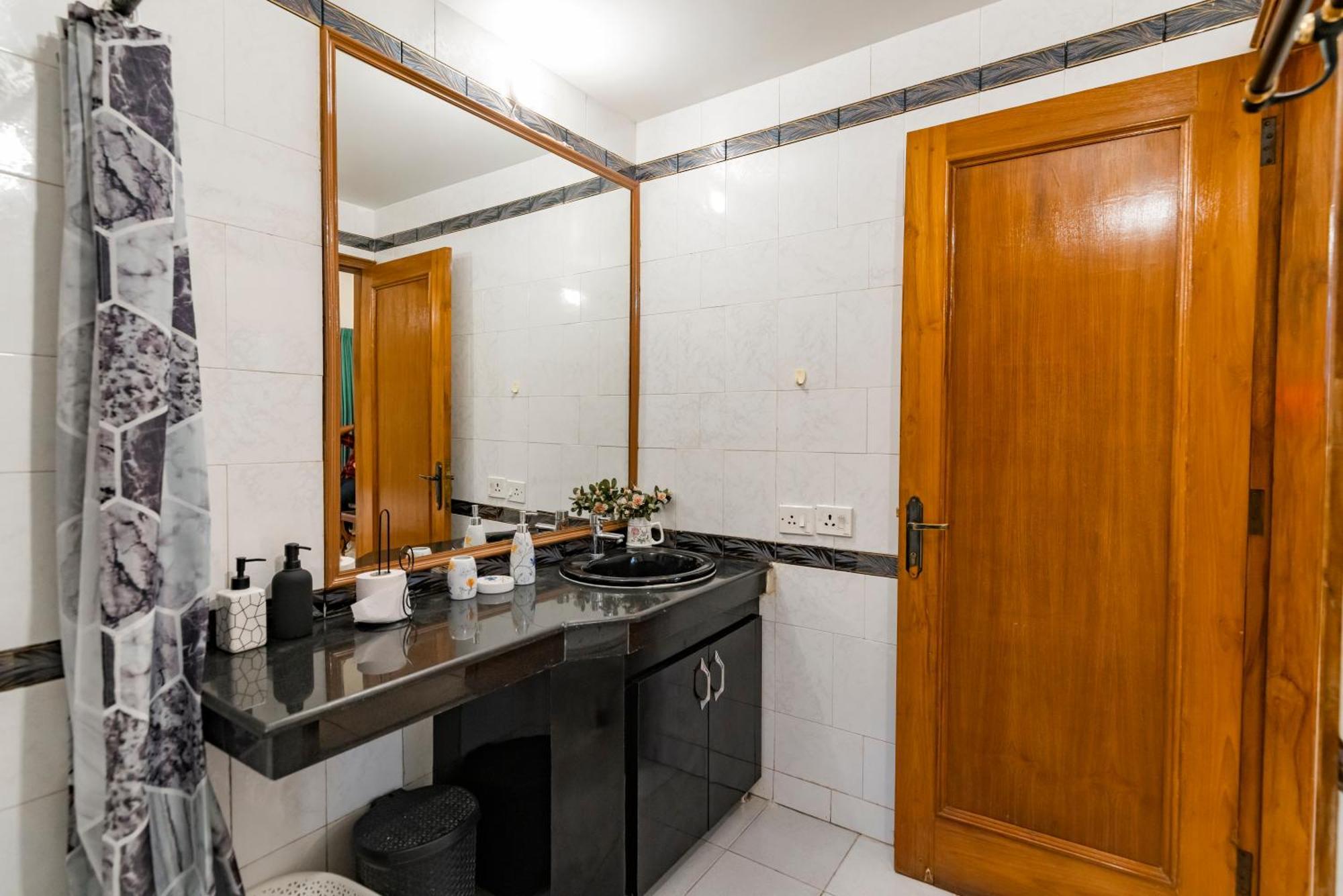 Saffronstays Doon Garden Villa - Near Doon School And Mall Road デヘラードゥーン エクステリア 写真