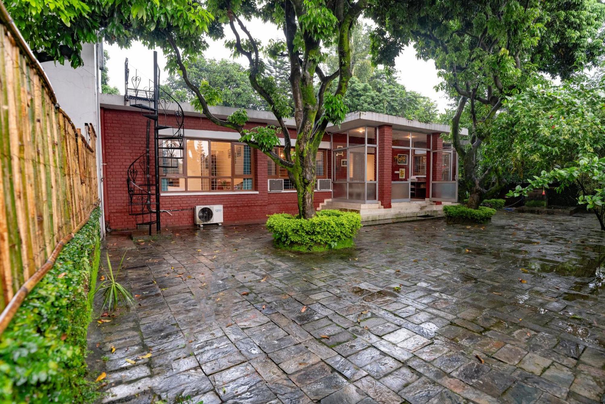 Saffronstays Doon Garden Villa - Near Doon School And Mall Road デヘラードゥーン エクステリア 写真