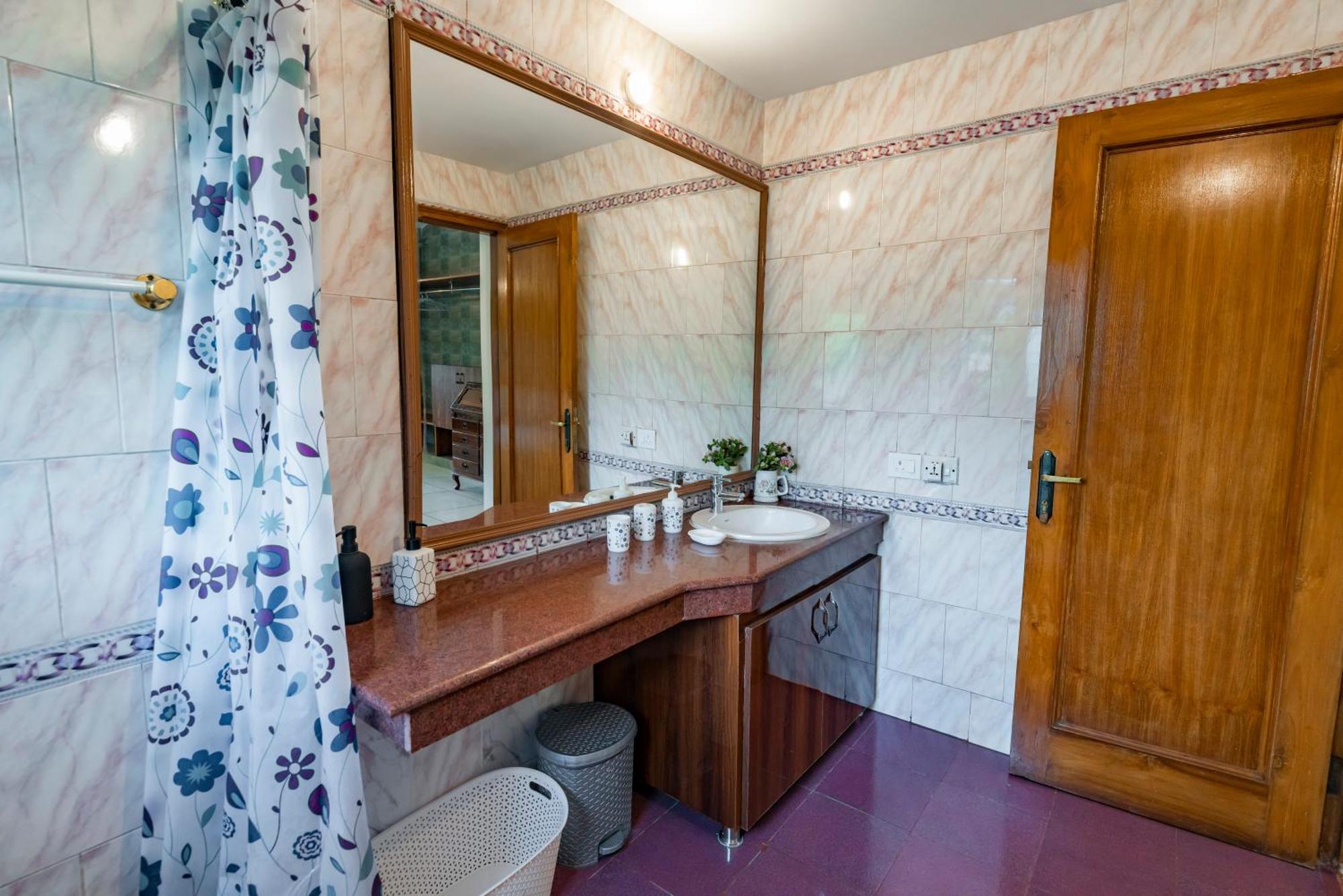 Saffronstays Doon Garden Villa - Near Doon School And Mall Road デヘラードゥーン エクステリア 写真