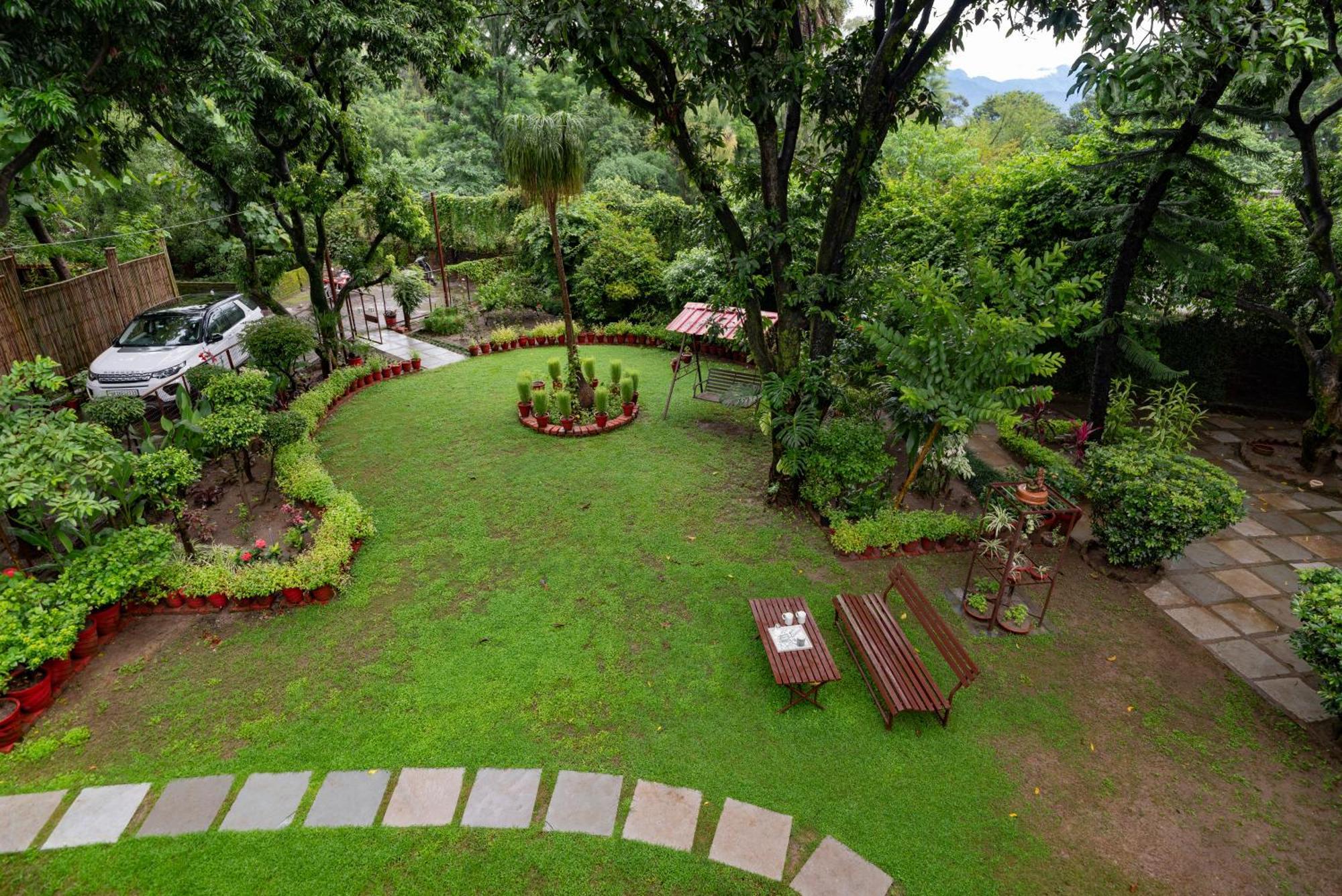Saffronstays Doon Garden Villa - Near Doon School And Mall Road デヘラードゥーン エクステリア 写真