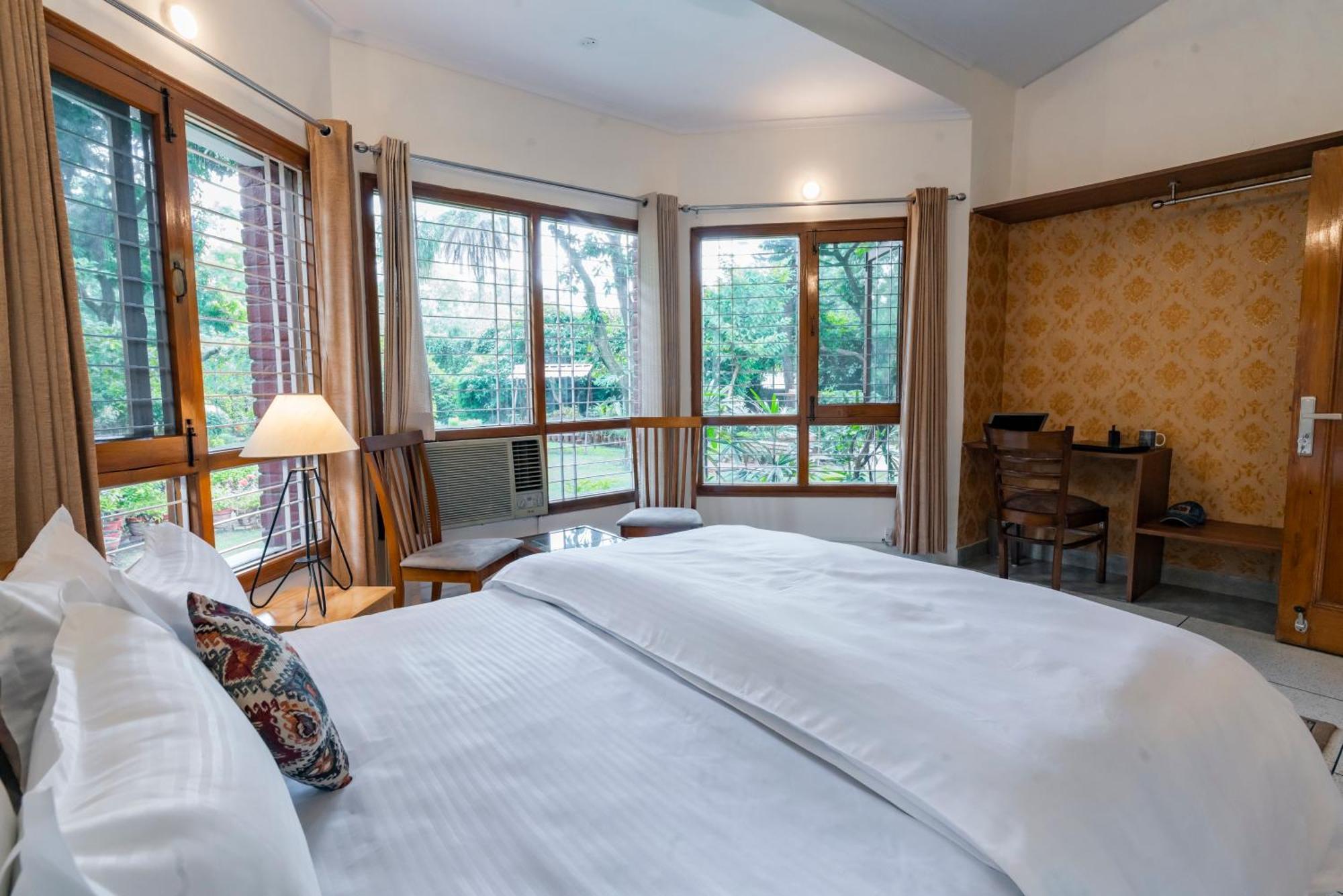 Saffronstays Doon Garden Villa - Near Doon School And Mall Road デヘラードゥーン エクステリア 写真