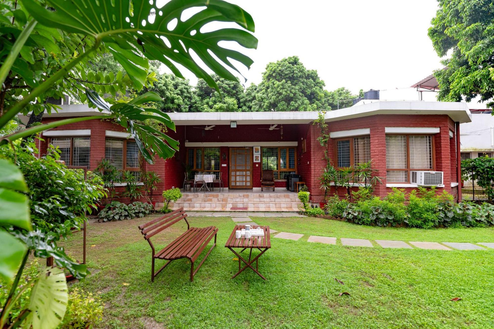 Saffronstays Doon Garden Villa - Near Doon School And Mall Road デヘラードゥーン エクステリア 写真