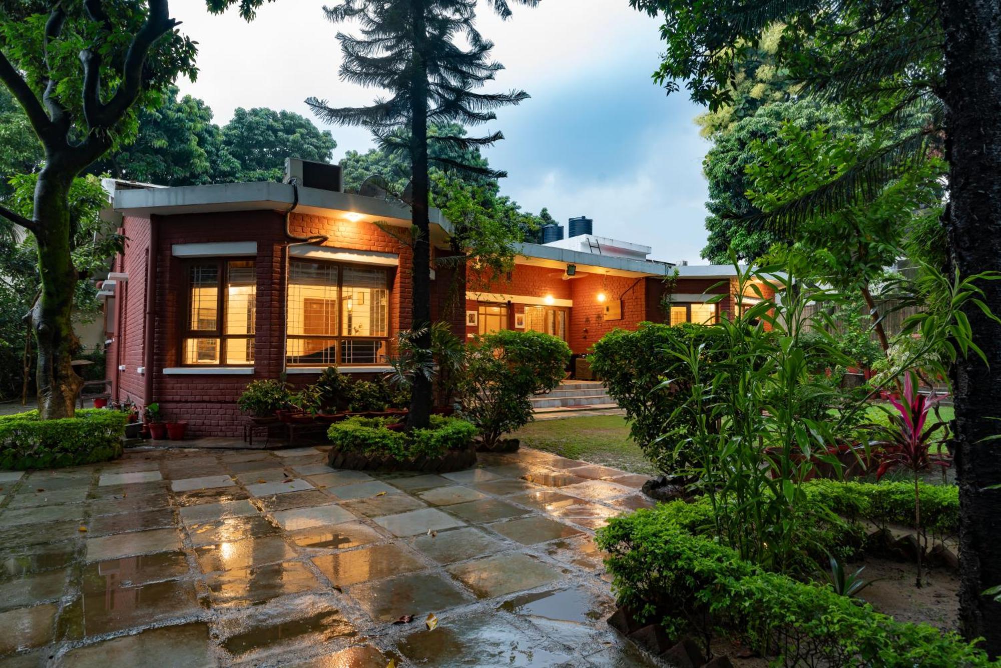 Saffronstays Doon Garden Villa - Near Doon School And Mall Road デヘラードゥーン エクステリア 写真