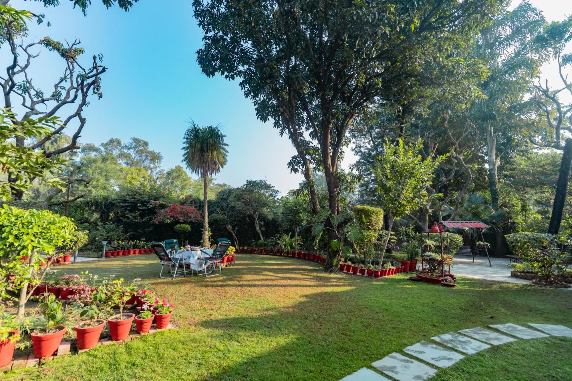Saffronstays Doon Garden Villa - Near Doon School And Mall Road デヘラードゥーン エクステリア 写真